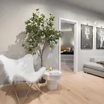Two Bedroom Penthouse With Large Living And Rooftop In The Centre Of