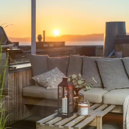 Two Bedroom Penthouse With Large Living And Rooftop In The Centre Of Apartment Trondheim